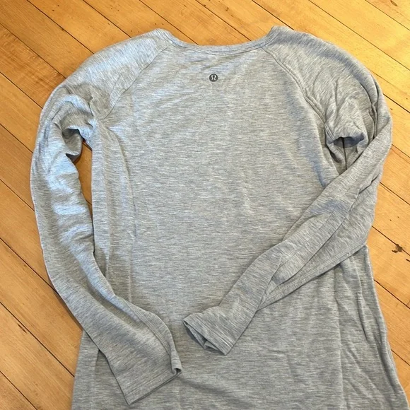 Soft Lululemon shirt - Picture 2 of 2